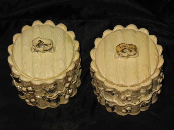 Pair of tobacco pots in Langeais earthenware decorated with bays 19th century