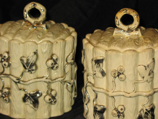 Pair of tobacco pots in Langeais earthenware decorated with bays 19th century