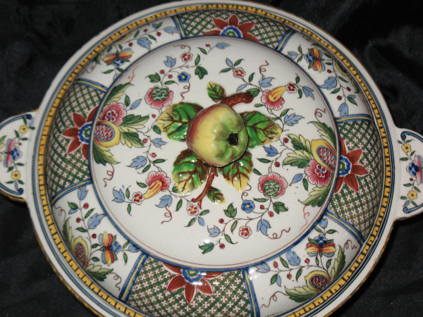 Sarreguemines earthenware dinner service with Montmorency decor 90 pieces late 19th century