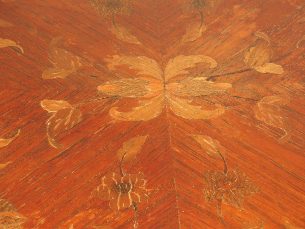 Table bouillotte in marquetry of Louis XV style