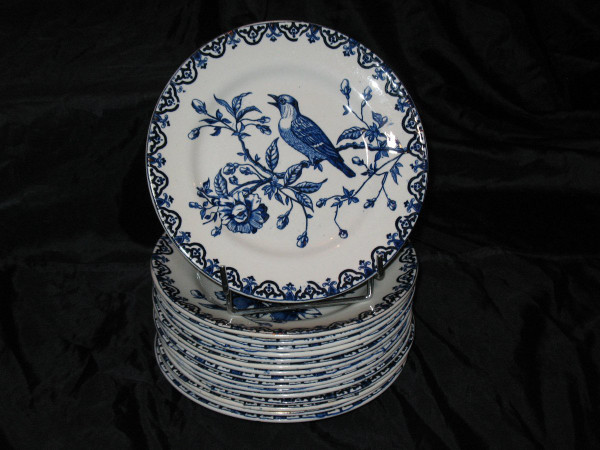 Choisy le Roi earthenware service decorated with birds in Japanese style, 19th century