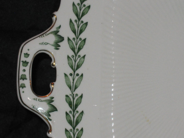 Dessert service in Sarreguemines porcelain with laurel leaf decoration, 19th century