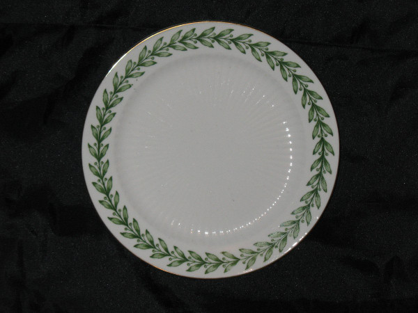 Dessert service in Sarreguemines porcelain with laurel leaf decoration, 19th century