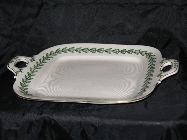 Dessert service in Sarreguemines porcelain with laurel leaf decoration, 19th century