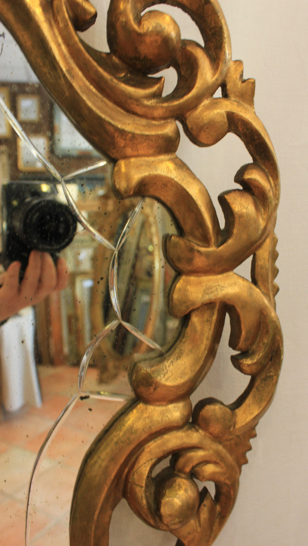 Italian Mirror Carved, Openwork, Contoured And Gilded Wood 52 X 82 Cm