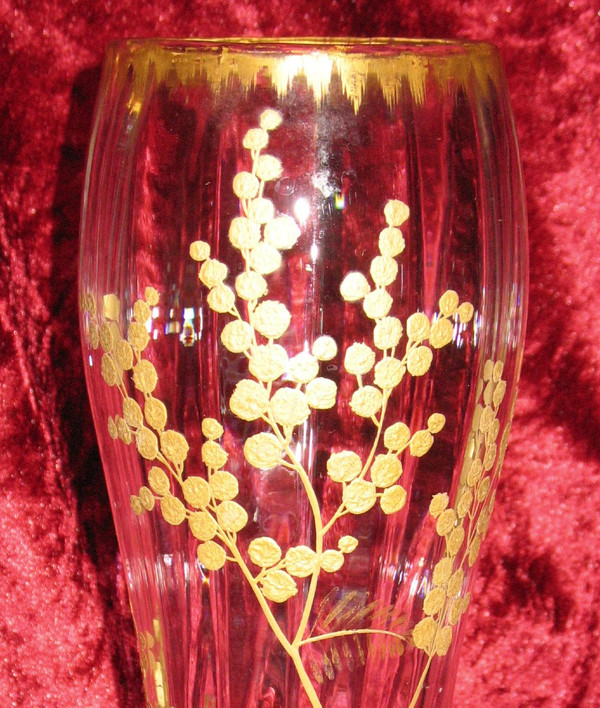 Glass vase painted with fine gold decorated with flowers, 19th century