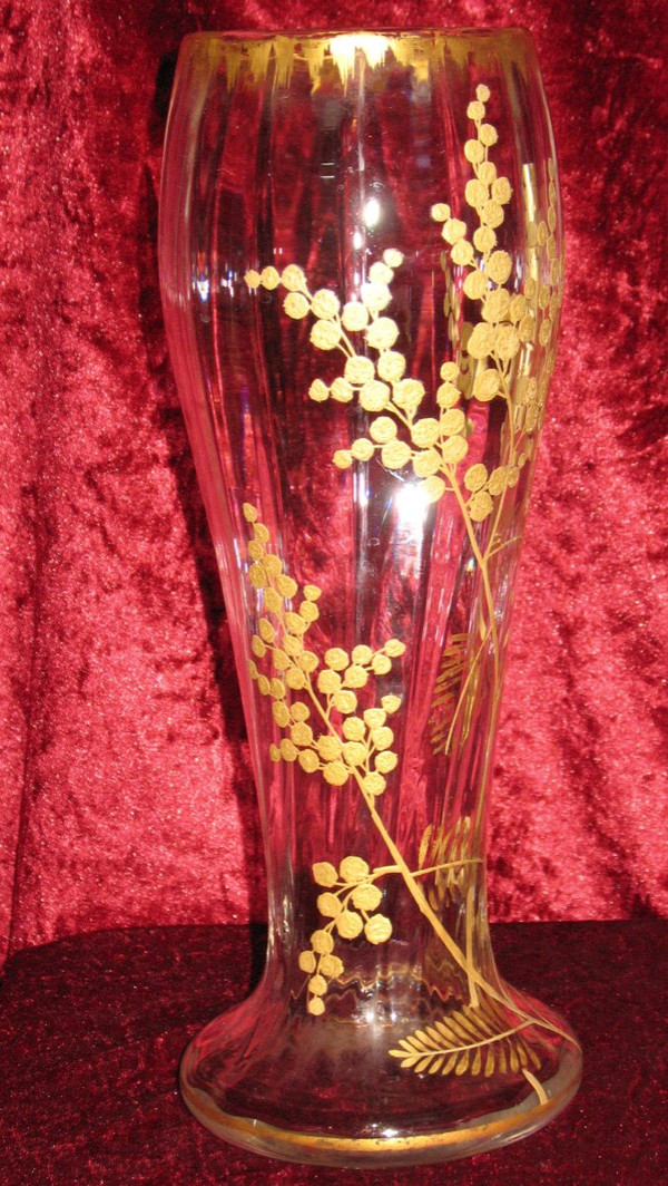 Glass vase painted with fine gold decorated with flowers, 19th century