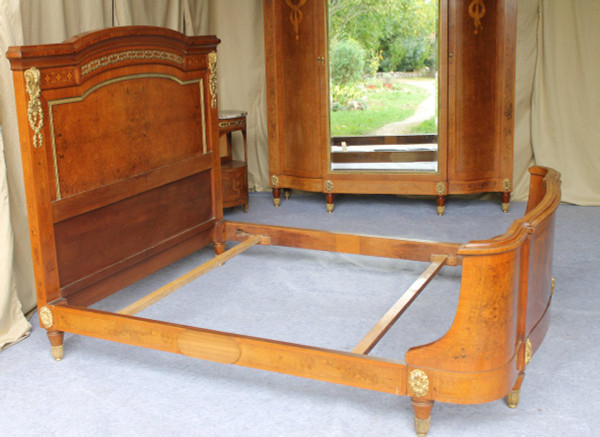 Bedroom in marquetry and rare gilt bronze ornamentation 19th Louis XVI style