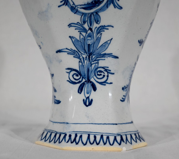 Pair of Earthenware Lidded Vases, Delft Style - Mid-19th Century