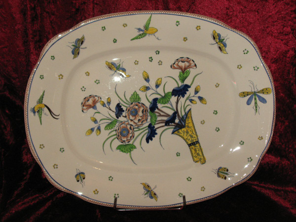 Earthenware table service by Boch La Louvière with polychrome Japanese decoration