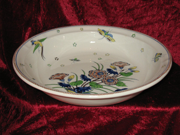 Earthenware table service by Boch La Louvière with polychrome Japanese decoration