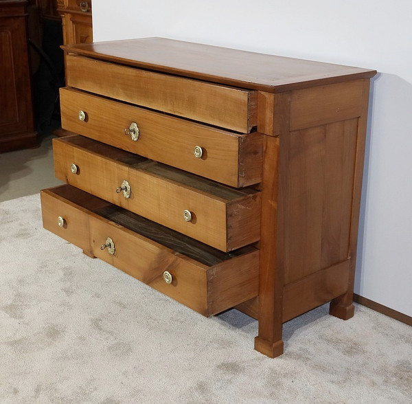 Small chest of drawers in solid cherry, Directoire taste - 1st part of the 19th century