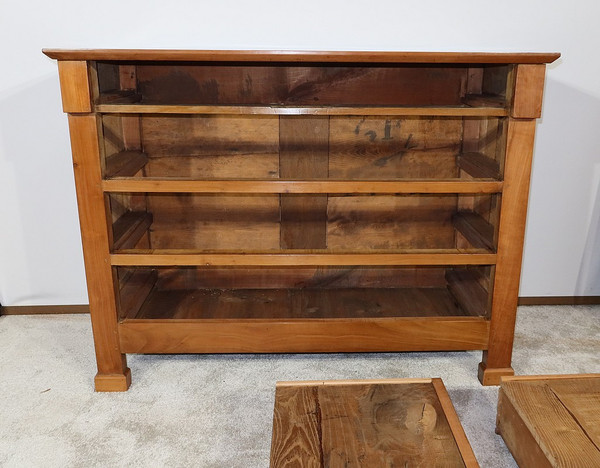 Small chest of drawers in solid cherry, Directoire taste - 1st part of the 19th century