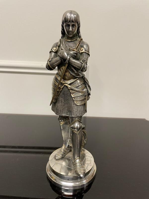 Eutrope Bouret (1833-1906) - Jeanne d'Arc in silberner Bronzerüstung