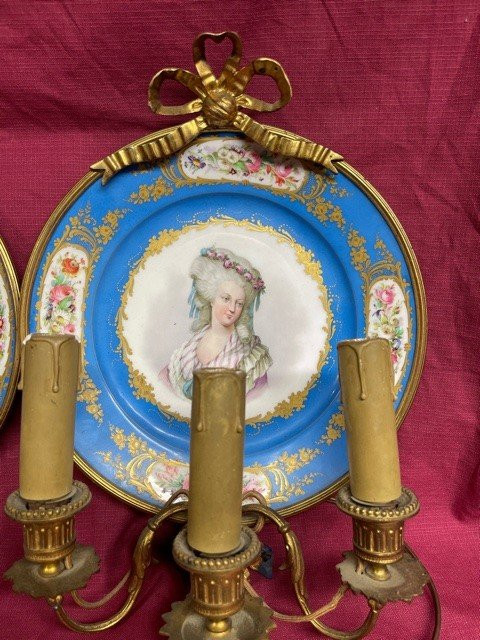 Coppia di applique in bronzo dorato Porcelaine De Sevres del XIX secolo