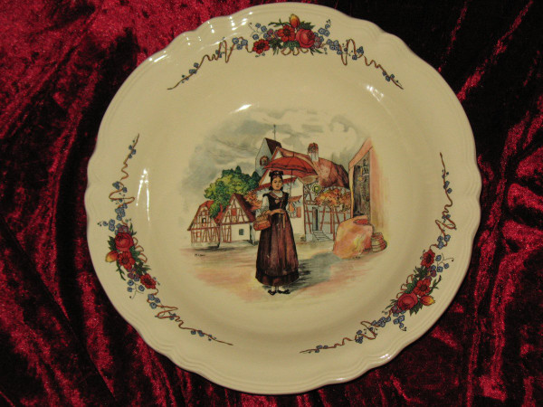 Sarreguemines earthenware table service with Alsatian Obernai decor by Henri Loux 20th century