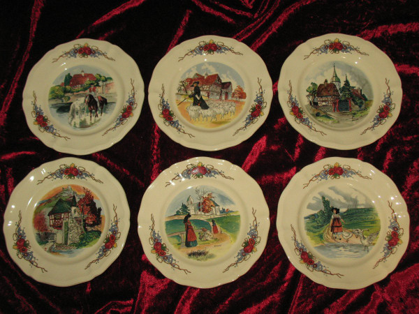 Sarreguemines earthenware table service with Alsatian Obernai decor by Henri Loux 20th century