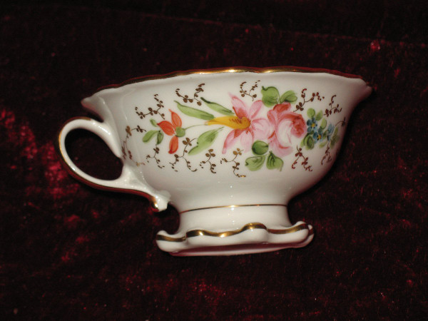 5 Limoges porcelain cups decorated with roses