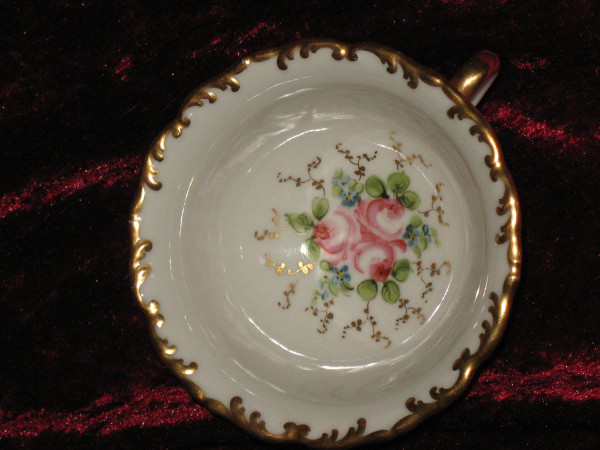 5 Limoges porcelain cups decorated with roses