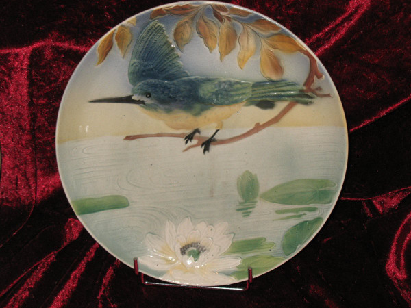 Pair of earthenware dishes from Lunéville with trendy bird decoration, late 19th century