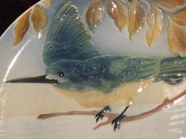 Pair of earthenware dishes from Lunéville with trendy bird decoration, late 19th century