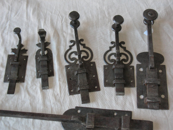 Collection of 8 cremone locks in wrought iron, 18th century