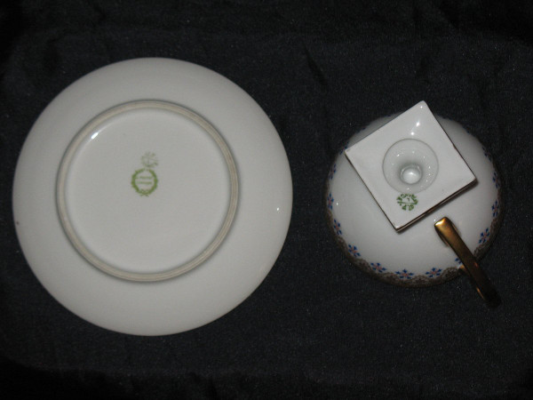 Cup and sugar bowl in Limoges porcelain by Jean Pouyat decorated with barbeaux, 19th century