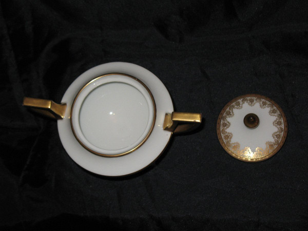 Cup and sugar bowl in Limoges porcelain by Jean Pouyat decorated with barbeaux, 19th century