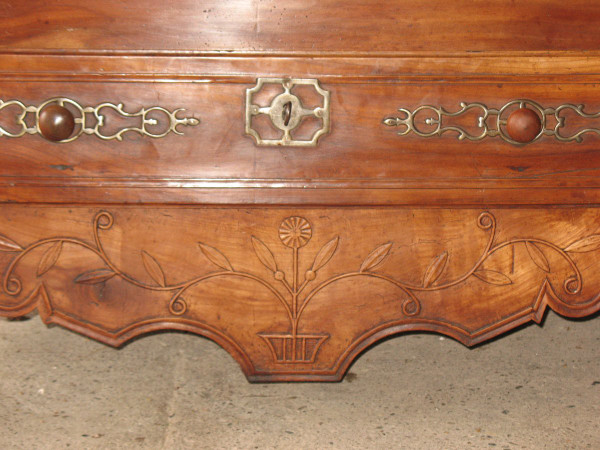 Bonnetière Vendée in cherry wood, early 19th century, Louis XVI style