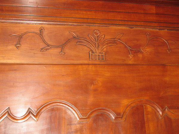 Bonnetière Vendée in cherry wood, early 19th century, Louis XVI style