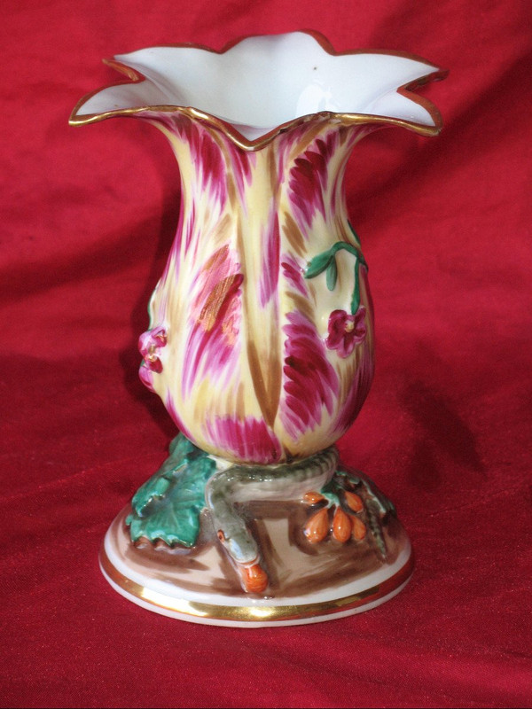 Vase  tulipe en porcelaine de Paris époque 19ème dans le goût de Jacob Petit