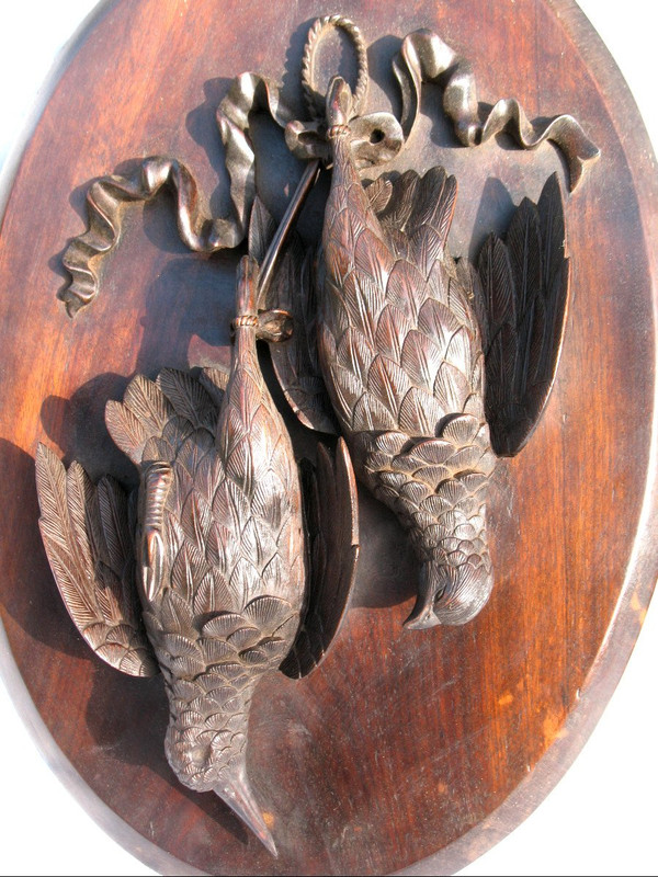 Paire de trophées de chasse en bois sculpté de la Forêt Noire époque 19ème