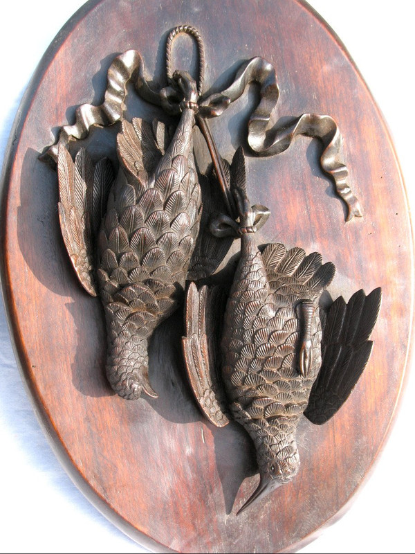 Paire de trophées de chasse en bois sculpté de la Forêt Noire époque 19ème