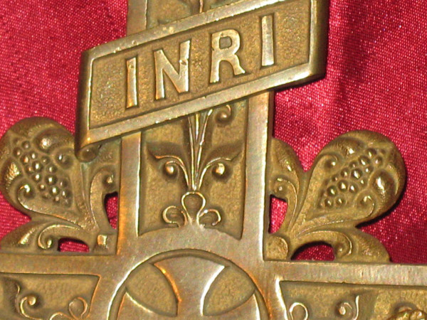 Processional cross in bronze from the 19th century