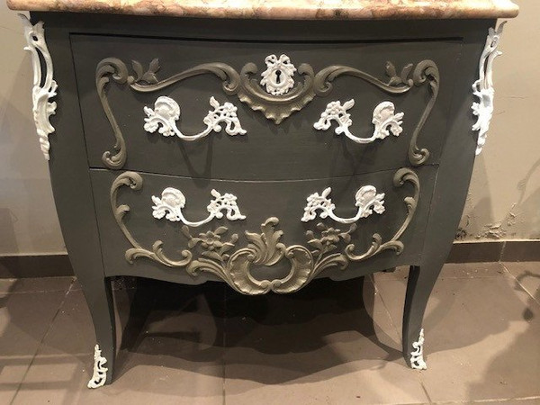 Small Louis XV style Chest of Drawers