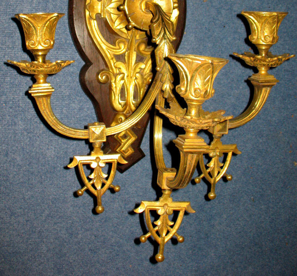 Grande applique en bronze de style gothique époque 19ème à 3 bras de lumière