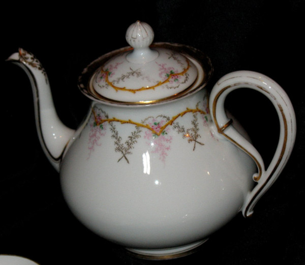 Tea service in Limoges porcelain J. Pouyat