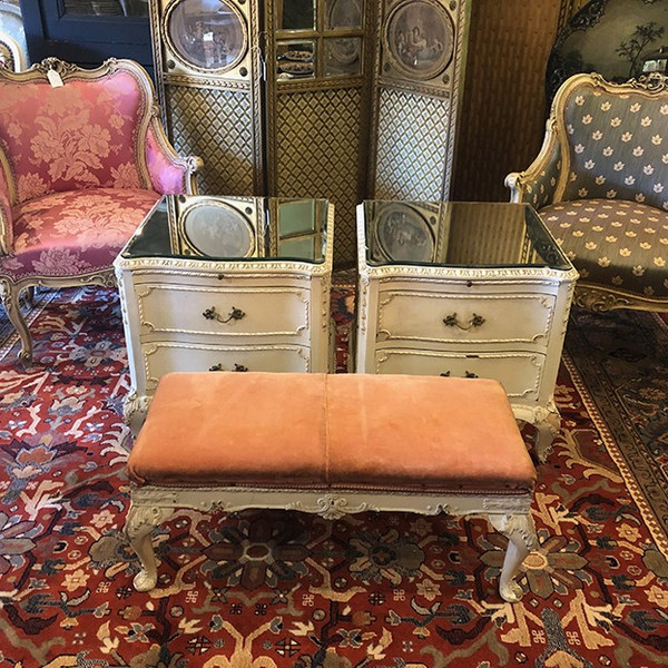 Petit banc en bois laqué crème de style rococo, milieu XXe