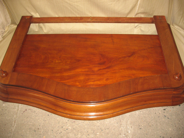 Large mahogany canopy bed canopy 19th century Restoration style