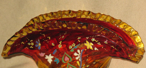 Fan-shaped enamelled glass bowl, 19th century