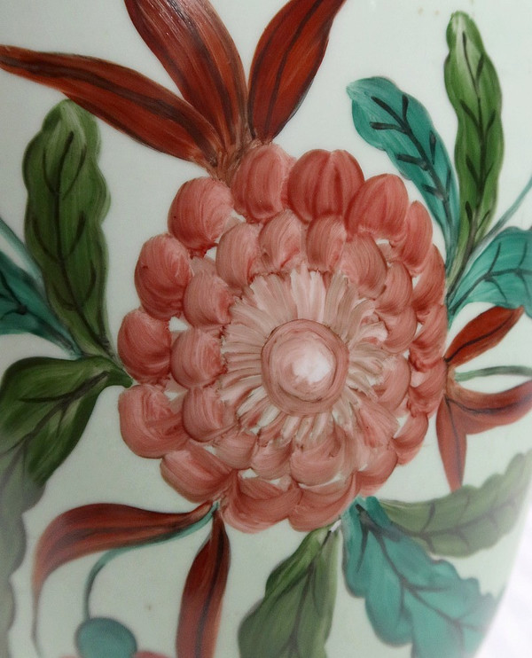 Limoges Porcelain Vase Decorated with Flowers - Early 20th Century