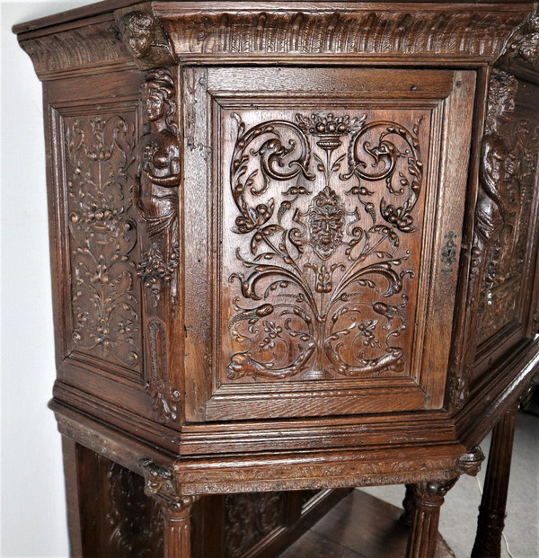 Dressoir En Chêne Sculpté De Style Renaissance