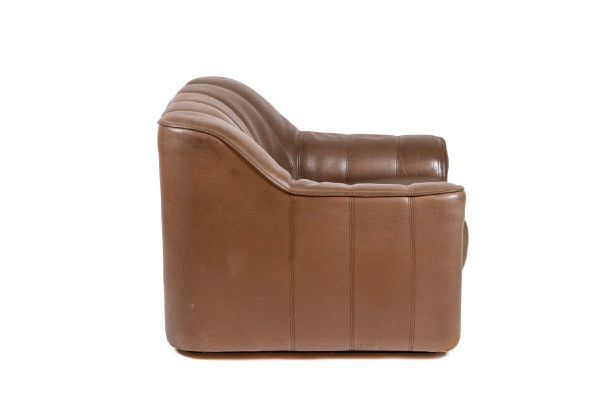 Leather armchair and ottoman, 1970s, LS48011051