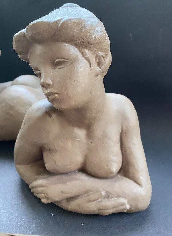 Nu féminin. Sculpture en grès. Manufacture Lladro. Nao. Milieu XXème.