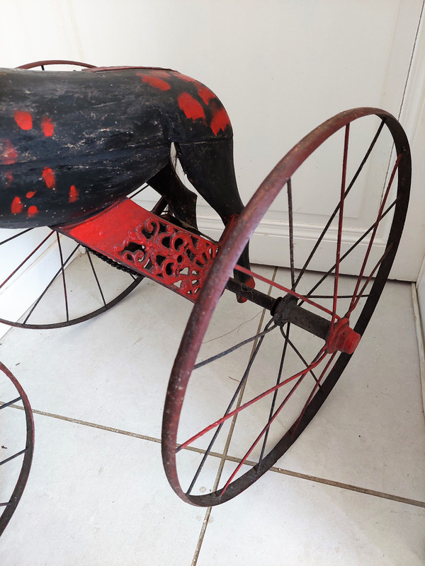 Ancien Cheval tricycle en bois et tête en  fonte, XIXe siècle 