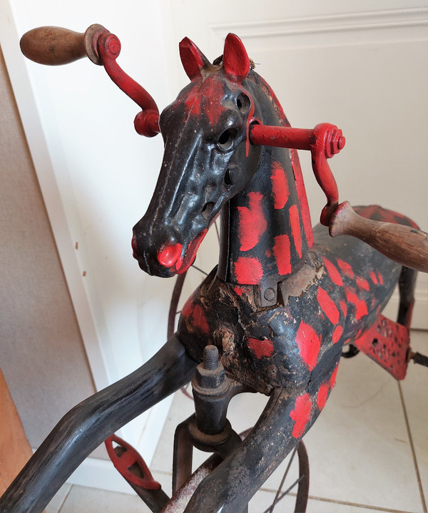 Ancien Cheval tricycle en bois et tête en  fonte, XIXe siècle 