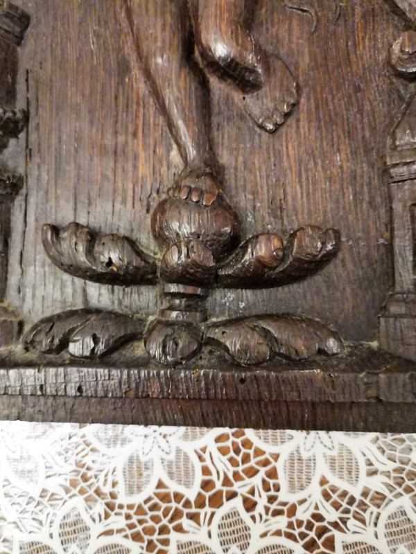 17th century oak panel carved with a Virgin between two Musician Angels, height 48 x width 41 cm