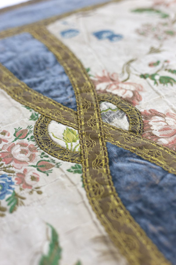 Embroidered Silk Table Runner, 19th Century - Op297301