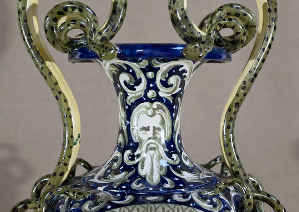 Important Vase en Faïence, style Renaissance – 2ème partie XIXe