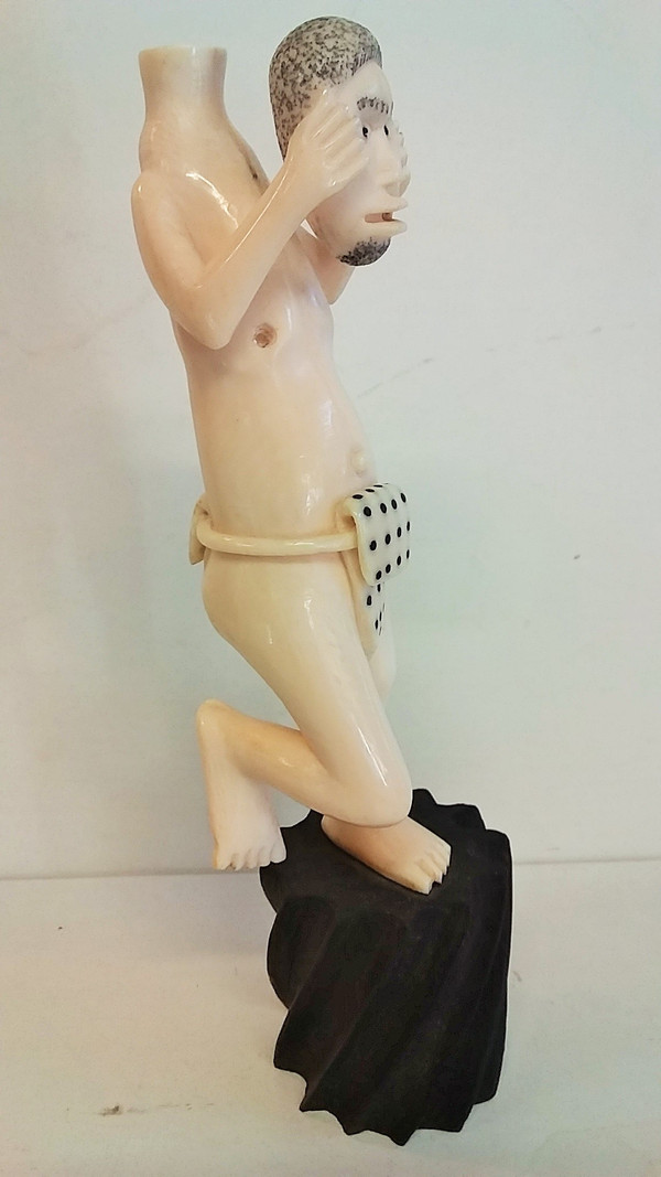 Statue man holding his head in his hands curiosity in ivory with ebony base high 23 hst 17 diam 6 cm